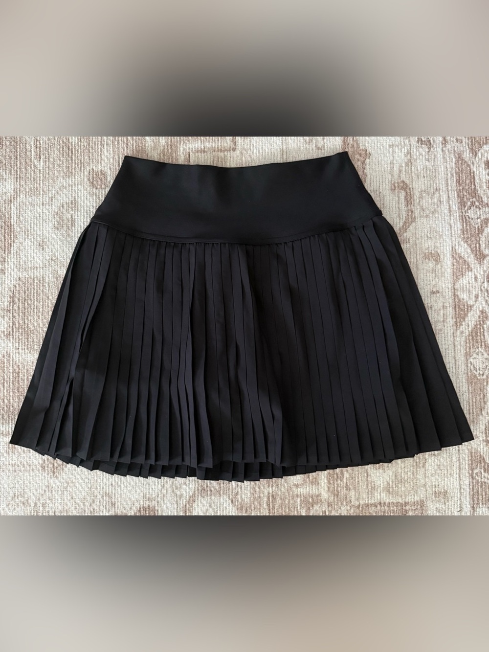 ALO Yoga Grand slam pleated skirt. Never worn, NWOT. Style is discontinued.